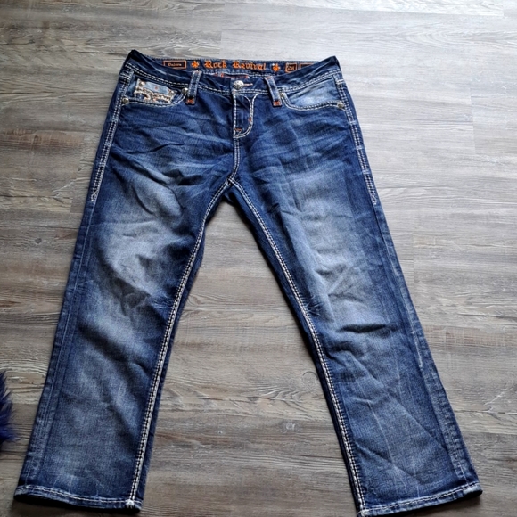 ROCK REVIVAL CROP JEANS - Picture 6 of 8